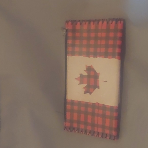 Canadian wallet - Picture 2 of 3
